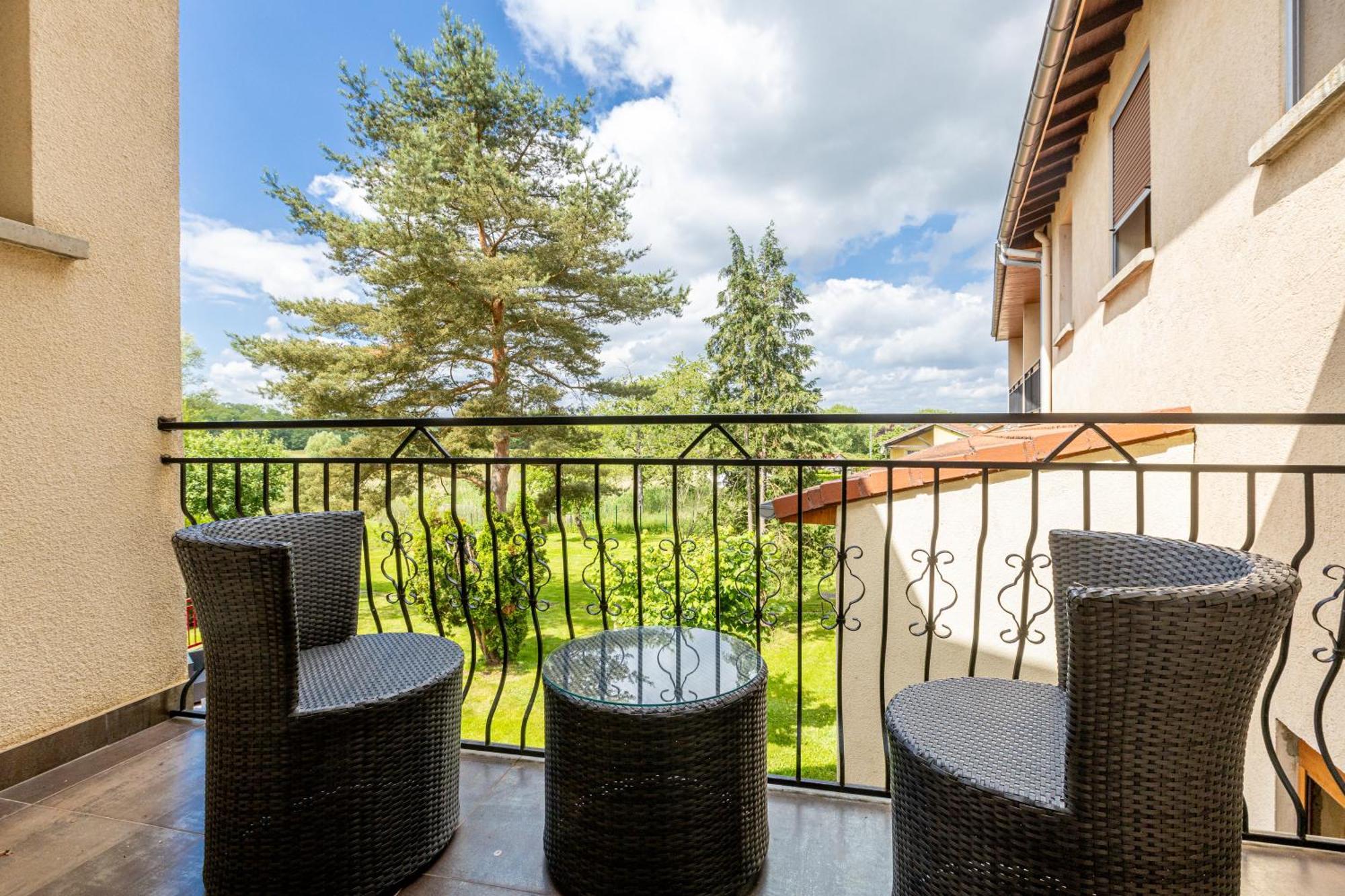 Relais Vosgien - Hotel Restaurant "La Table De Sophia" Saint-Pierremont  Buitenkant foto