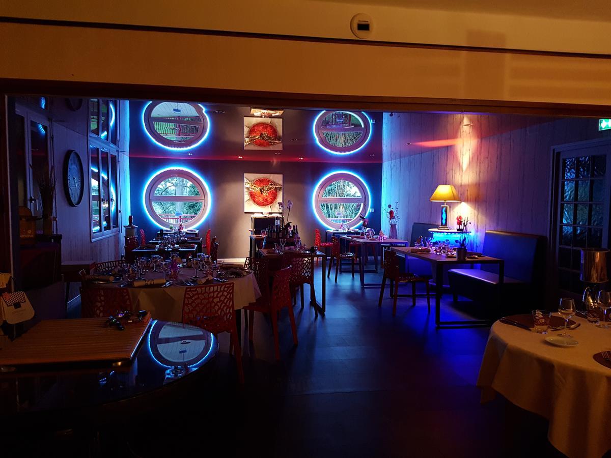 Relais Vosgien - Hotel Restaurant "La Table De Sophia" Saint-Pierremont  Buitenkant foto